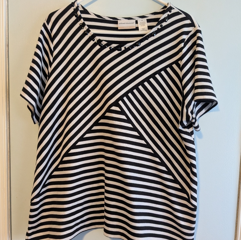 Alfred Dunner Diagonal Striped Black and White Top